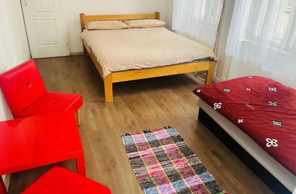 Guest house Doxie Rooms And Beds Budapest Hungary